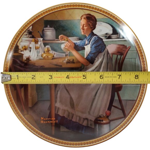 Vintage Norman Rockwell Collector Plate "Working in the Kitchen" 1983 - Picture 6 of 6